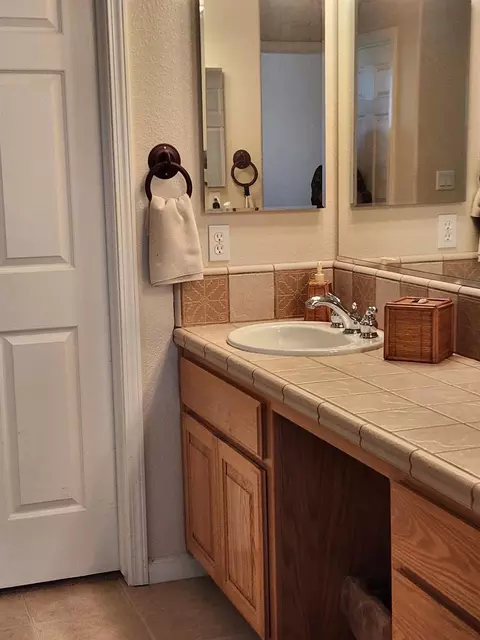 Bath - 288 Mitchell Lk, Copperopolis, CA 95228 photo 3 of 6