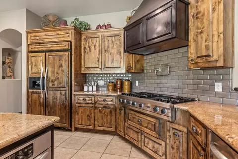 Kitchen - 29533 E Chapman Way, Escalon, CA 95320 photo 3 of 9