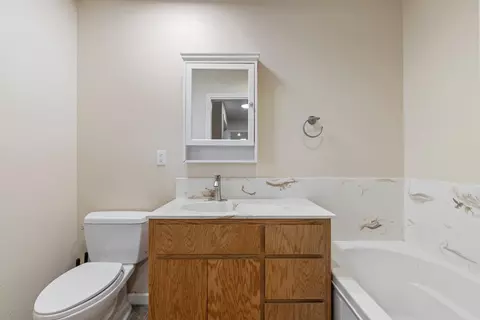 Bath - 29533 E Chapman Way, Escalon, CA 95320 photo 6 of 7