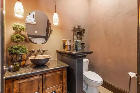 Bath - 29533 E Chapman Way, Escalon, CA 95320 photo 1 of 7