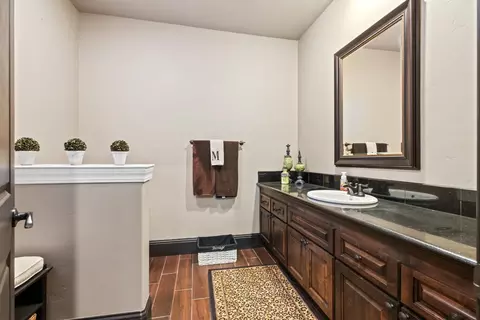 Bath - 29533 E Chapman Way, Escalon, CA 95320 photo 7 of 7