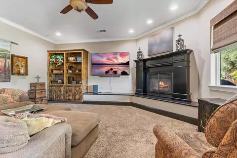 Living - 29533 E Chapman Way, Escalon, CA 95320 photo 1 of 3