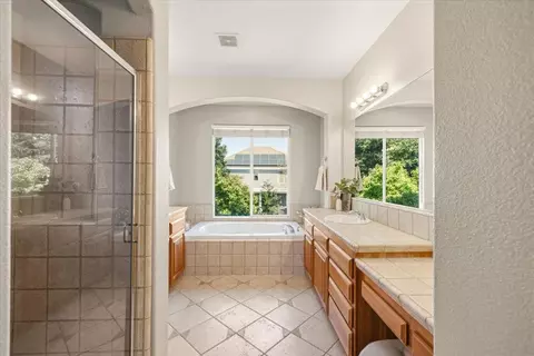 Bath - 2120 Big Sky Dr, Rocklin, CA 95765 photo 2 of 4