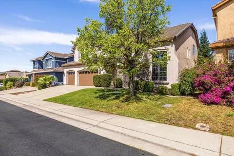 Exterior - 2120 Big Sky Dr, Rocklin, CA 95765 photo 4 of 9
