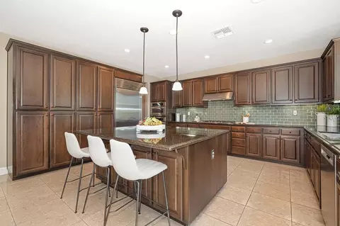 Kitchen - 936 Anvil Cir, Rocklin, CA 95765 photo 3 of 4