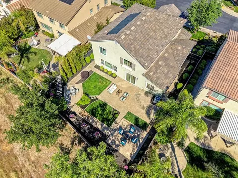 View/Area - 936 Anvil Cir, Rocklin, CA 95765 photo 2 of 9