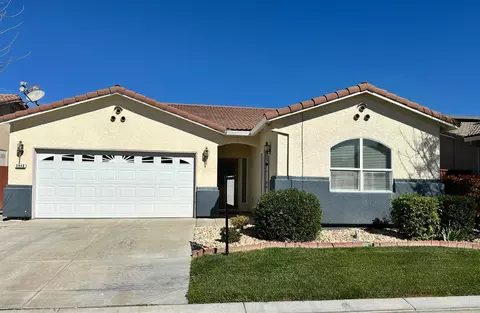 2940 Las Flores Cir, Los Banos, CA 93635