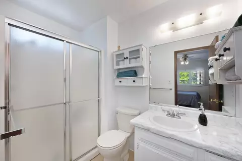 Bath - 41 W Kavanagh Ave, Tracy, CA 95376 photo 2 of 2