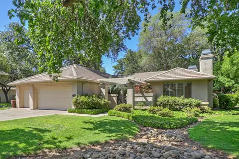11225 Crocker Grove Ln, Gold River, CA 95670