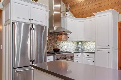 Kitchen - 2418 Meadow Dr, Arnold, CA 95223 photo 2 of 6