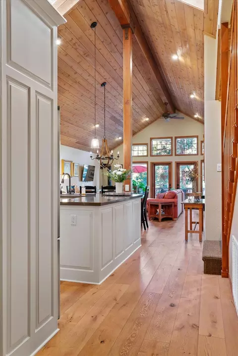 Entry Way - 2418 Meadow Dr, Arnold, CA 95223 photo 3 of 5