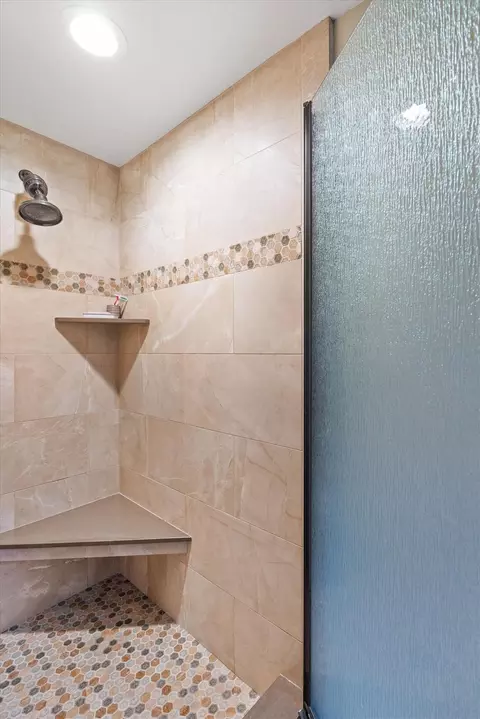 Bath - 2418 Meadow Dr, Arnold, CA 95223 photo 5 of 8