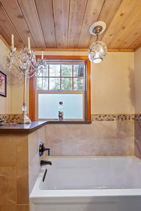 Bath - 2418 Meadow Dr, Arnold, CA 95223 photo 3 of 8