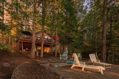 2418 Meadow Dr, Arnold, CA 95223