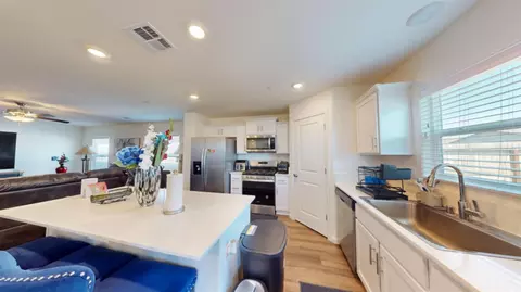 Kitchen - 1569 Concord Ave, Madera, CA 93637 photo 2 of 2