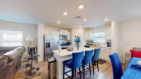 Entry Way - 1569 Concord Ave, Madera, CA 93637 photo 1 of 2