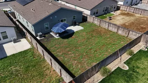 Exterior - 1569 Concord Ave, Madera, CA 93637 photo 4 of 4