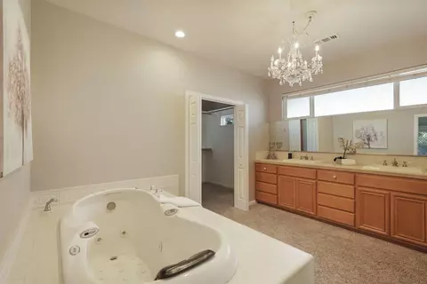 Bath - 1187 S Mohler Rd, Ripon, CA 95366 photo 2 of 4