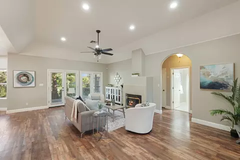 Living - 1187 S Mohler Rd, Ripon, CA 95366 photo 2 of 3