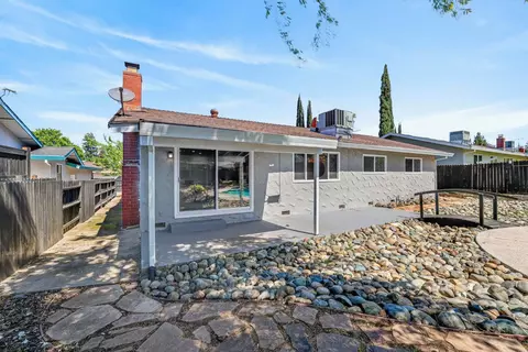 Exterior - 6410 Rolling Way, Carmichael, CA 95608 photo 6 of 7