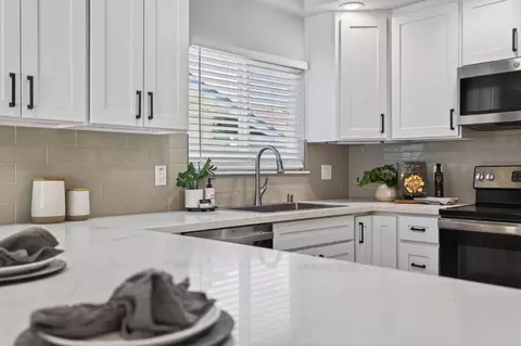 Kitchen - 6410 Rolling Way, Carmichael, CA 95608 photo 3 of 5