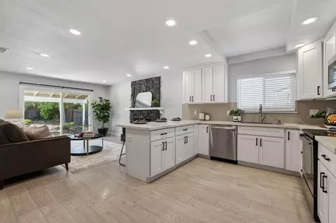 Kitchen - 6410 Rolling Way, Carmichael, CA 95608 photo 2 of 5