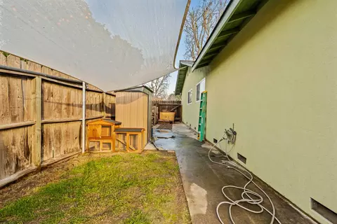 Exterior - 3913 Peacock Ln, Modesto, CA 95356 photo 8 of 8