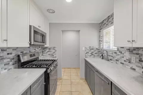 Kitchen - 8301 Central Ave, Orangevale, CA 95662 photo 4 of 5