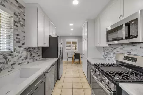 Kitchen - 8301 Central Ave, Orangevale, CA 95662 photo 2 of 5
