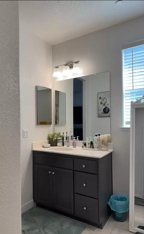 Bath - 461 Walcott St, Manteca, CA 95336 photo 4 of 6