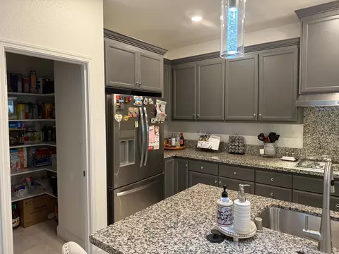 Kitchen - 461 Walcott St, Manteca, CA 95336 photo 2 of 4