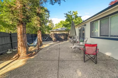 Exterior - 623 10th St, Davis, CA 95616 photo 1 of 5