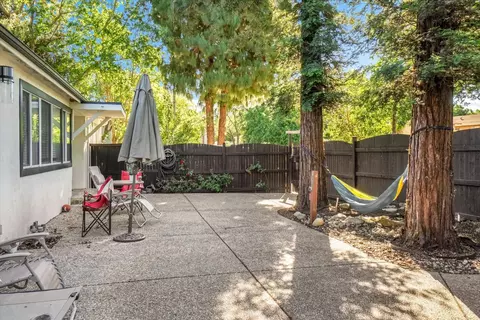 Exterior - 623 10th St, Davis, CA 95616 photo 3 of 5