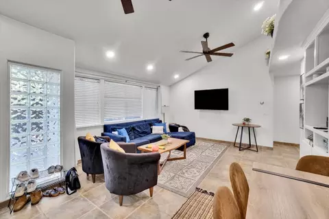 Living - 623 10th St, Davis, CA 95616 photo 1 of 1