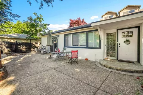 623 10th St, Davis, CA 95616