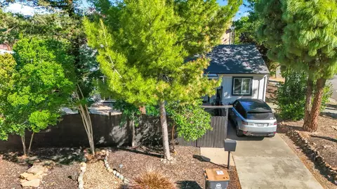Exterior - 623 10th St, Davis, CA 95616 photo 5 of 5