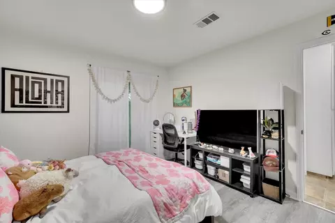 Bedroom - 623 10th St, Davis, CA 95616 photo 9 of 11