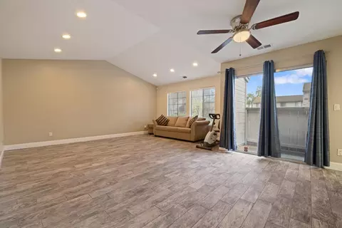 Living - 3901 Dale Rd #A, Modesto, CA 95356 photo 2 of 4