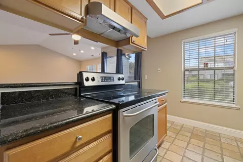 Kitchen - 3901 Dale Rd #A, Modesto, CA 95356 photo 2 of 5