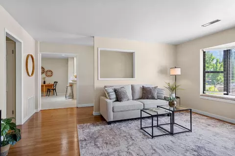 Living - 2813 Panay Ct, Carmichael, CA 95608 photo 2 of 5