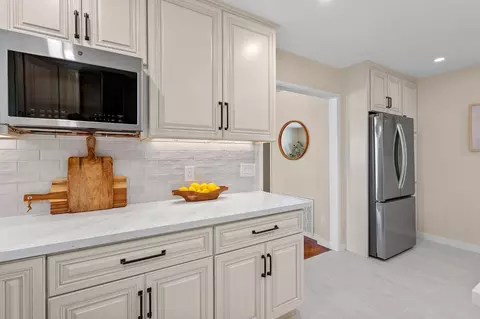 Kitchen - 2813 Panay Ct, Carmichael, CA 95608 photo 4 of 12
