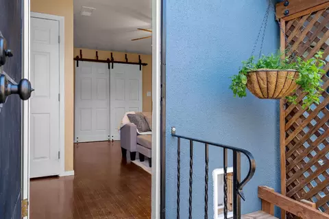 Entry Way - 2813 Panay Ct, Carmichael, CA 95608 photo 2 of 3