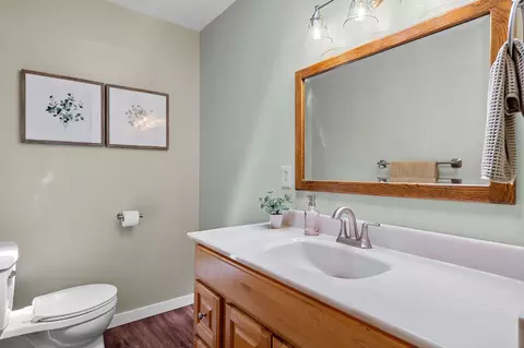 Bath - 2813 Panay Ct, Carmichael, CA 95608 photo 2 of 8