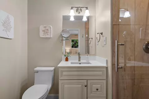Bath - 2813 Panay Ct, Carmichael, CA 95608 photo 5 of 8