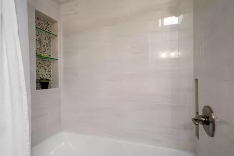 Bath - 2813 Panay Ct, Carmichael, CA 95608 photo 3 of 8