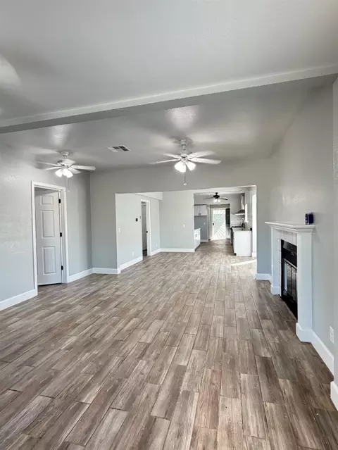 1506 Spokane St, Modesto, CA 95358 photo 2