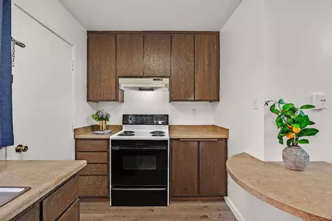 Kitchen - 469 Glacier Dr, Martinez, CA 94553 photo 5 of 5