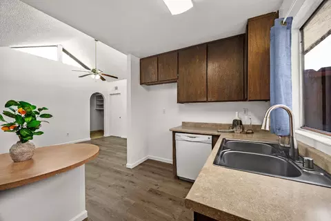 Kitchen - 469 Glacier Dr, Martinez, CA 94553 photo 3 of 5