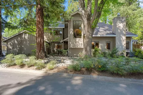 2126 University Park Dr, Sacramento, CA 95825