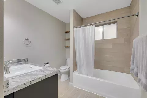 Bath - 2130 Palm St, Sutter, CA 95982 photo 1 of 2